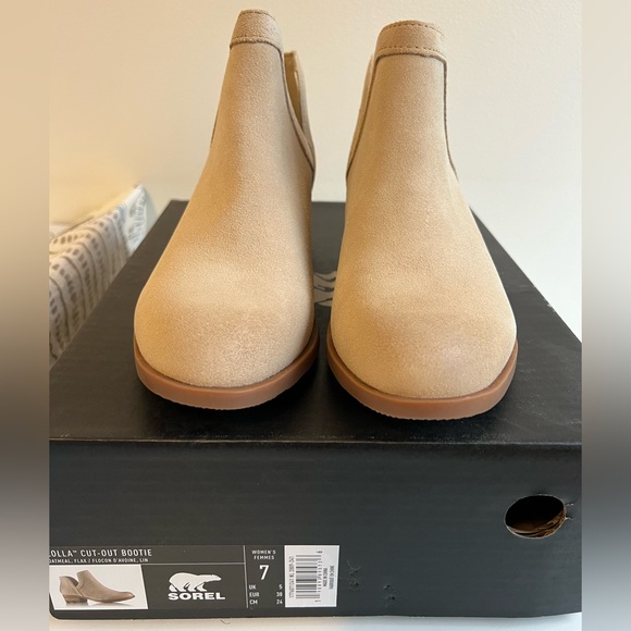 Sorel Lolla Cut-out Ankle Boots - Picture 2 of 2